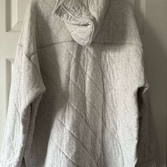 Women’s Old Navy Sweater - Picture 4 of 4